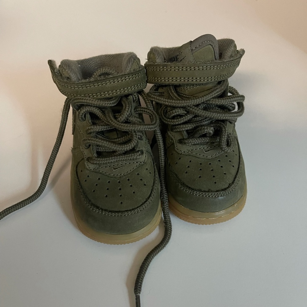 Green Air Force 1s size 4